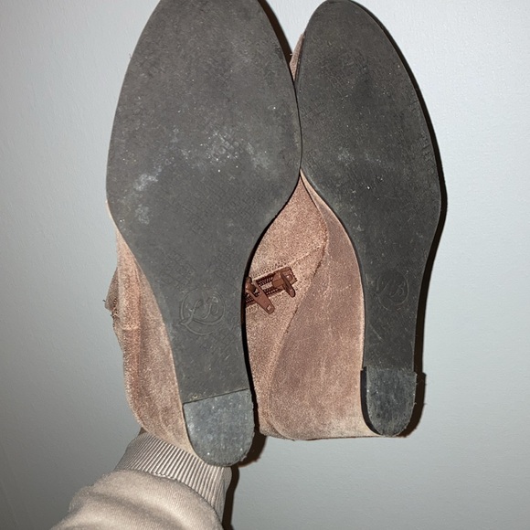 Boots 👢 - Picture 3 of 3